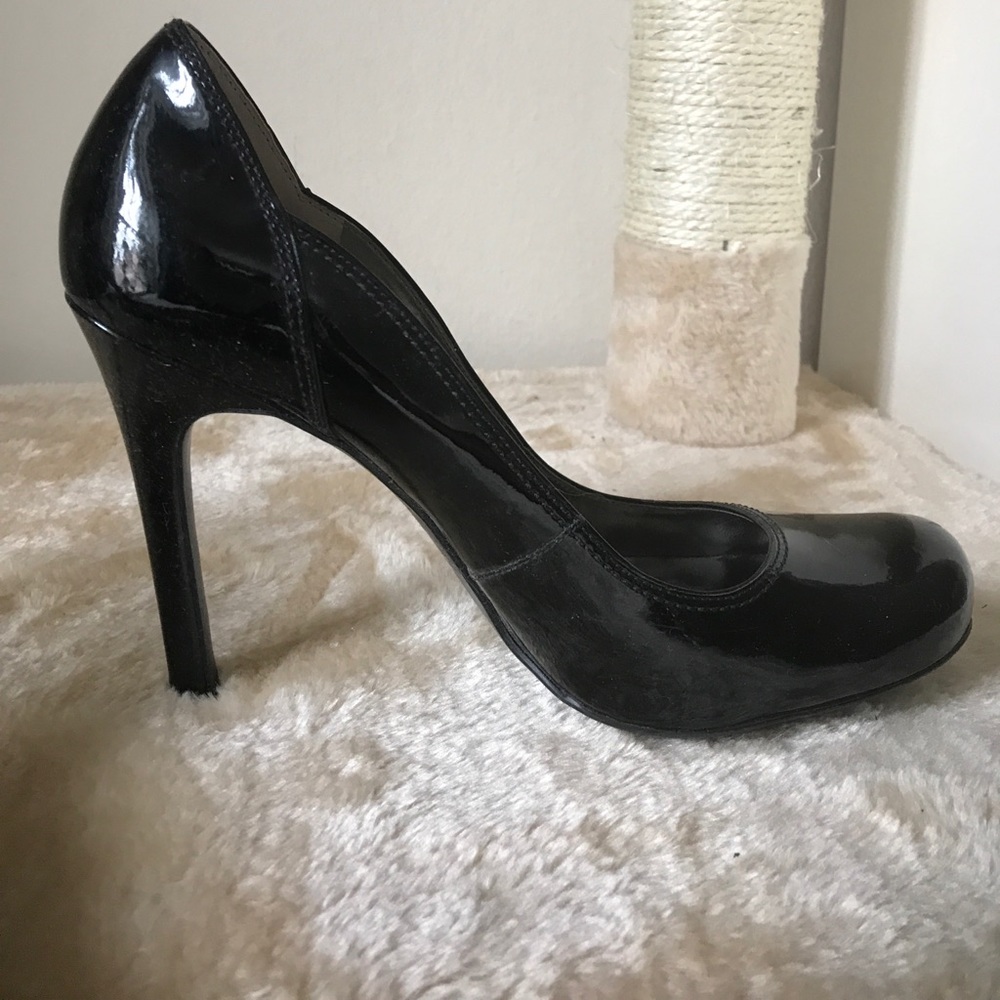 Guess Pumps 🌷 - Picture 2 of 5